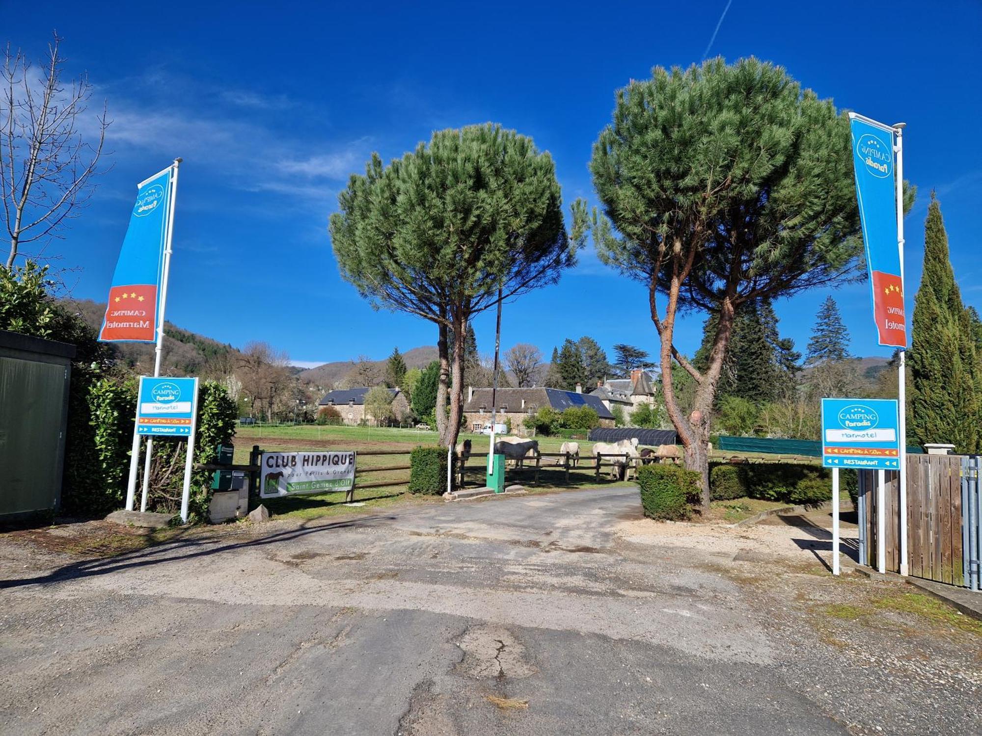 Camping Paradis Marmotel Saint-Geniez-dʼOlt Dış mekan fotoğraf