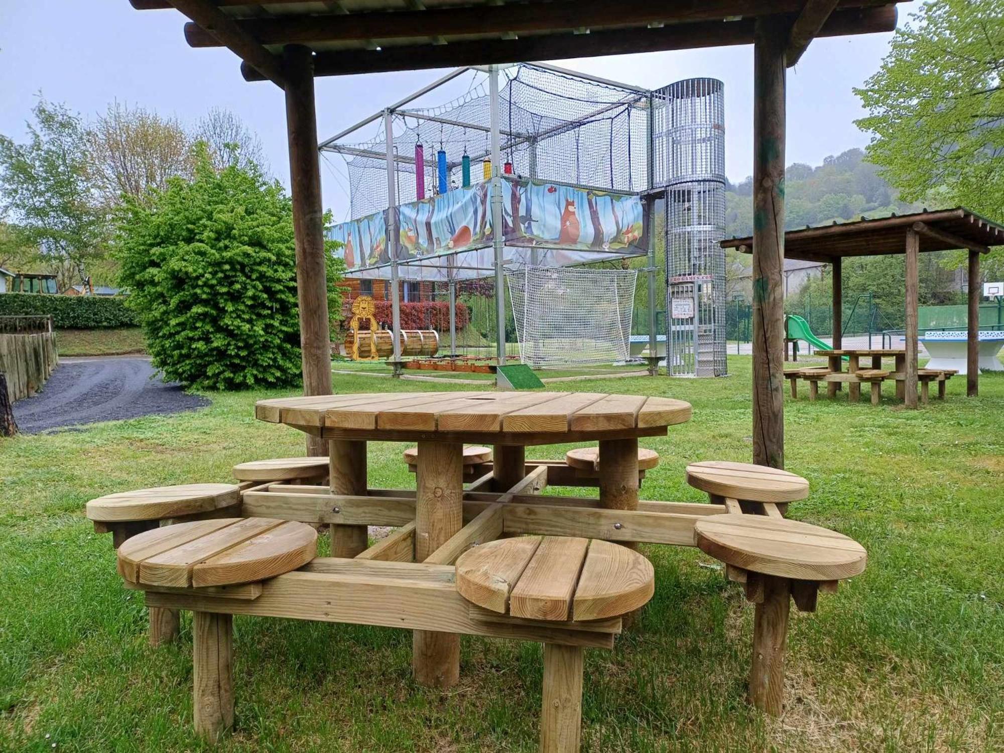 Camping Paradis Marmotel Saint-Geniez-dʼOlt Dış mekan fotoğraf